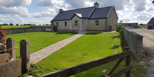 Renovation and upgrade project in Birr, Co. Offaly welcomes new Aerona³ R32 air to water air source heat pump