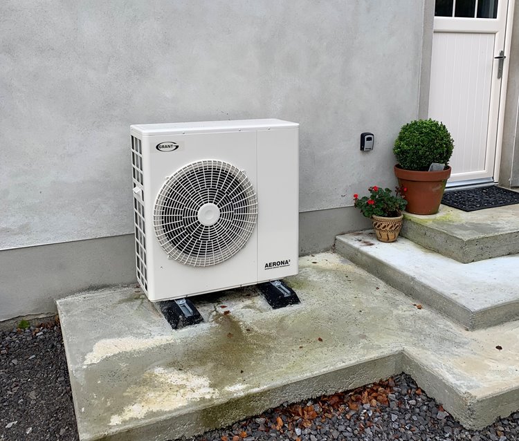 10kW Grant Aerona³ R32 heats the Treacy family home